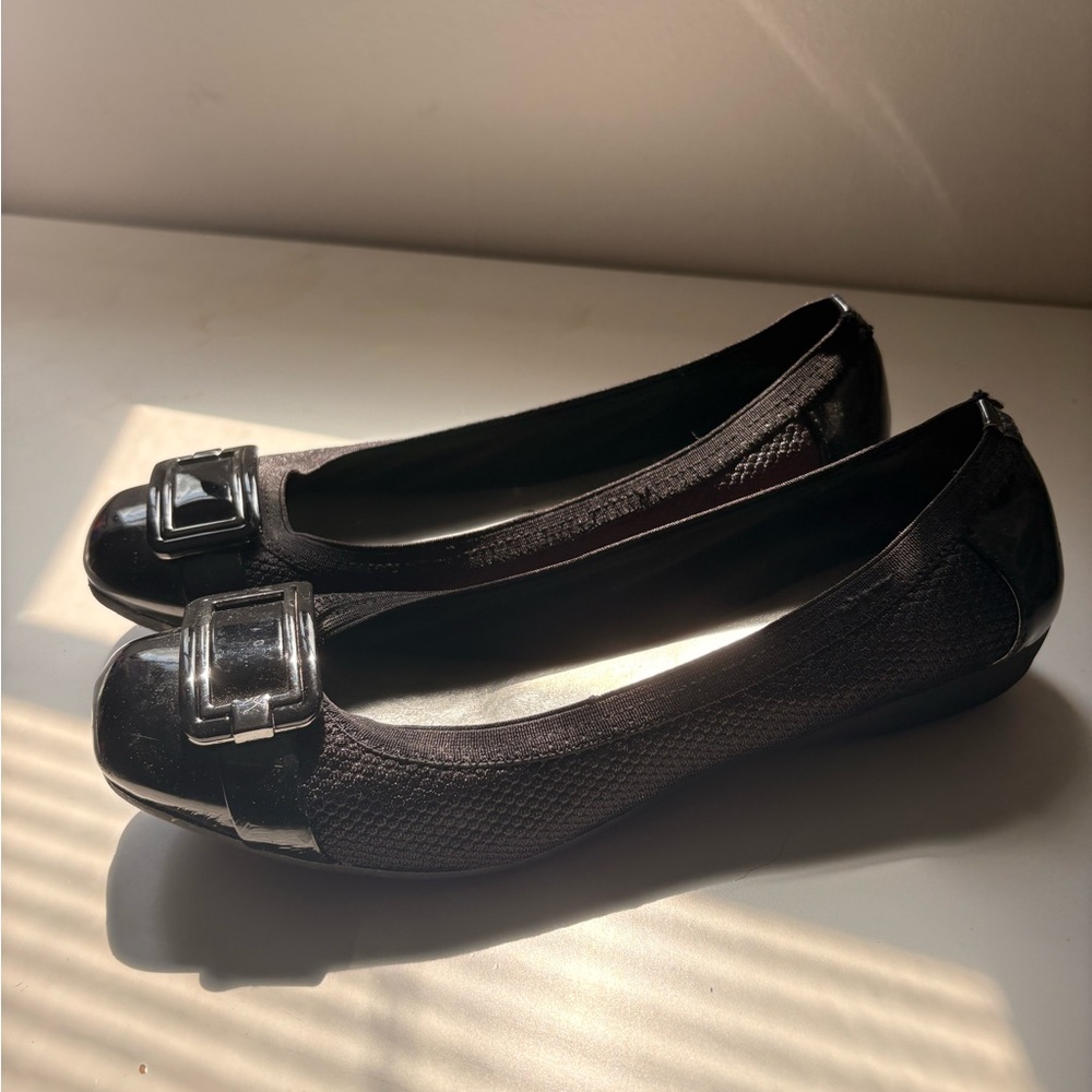 Anne Klein Black Flats Sleek Professional Design